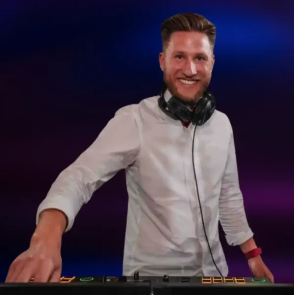 Deejay Tim Royaal Artists